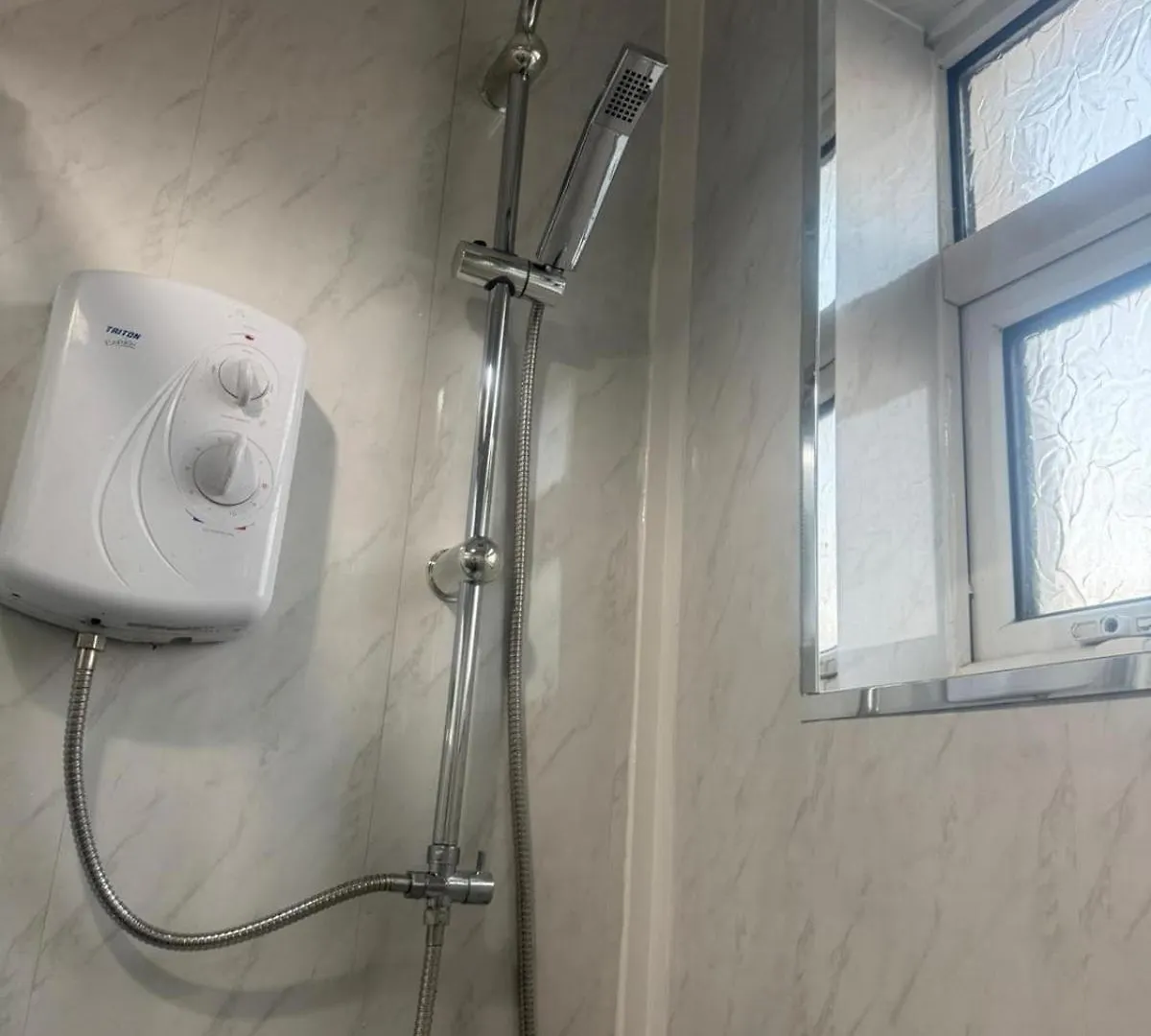 Modern 3 Bed Home Central Location Free Wifi Netflix And Street Parking Middlesbrough