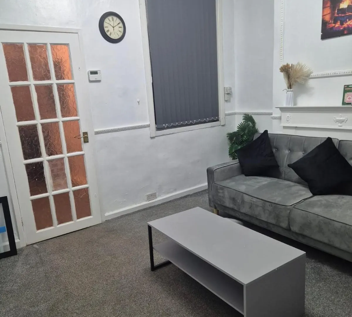 Modern 3 Bed Home Central Location Free Wifi Netflix And Street Parking Middlesbrough