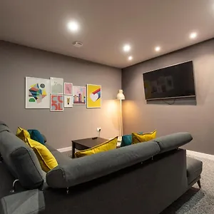  Apartment Stag